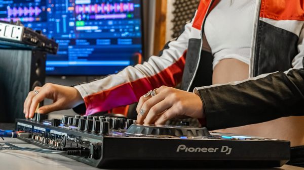 Curso 3: DJ Master - Programa Trimestral